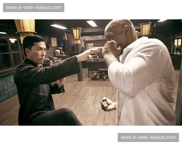 巅峰之战：当咏春遇上重拳，甄子丹与泰森在《叶问3》中划时代的3分钟